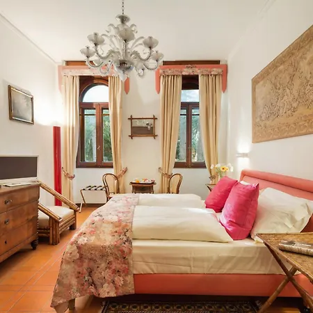 Pambuffetti Hotel
